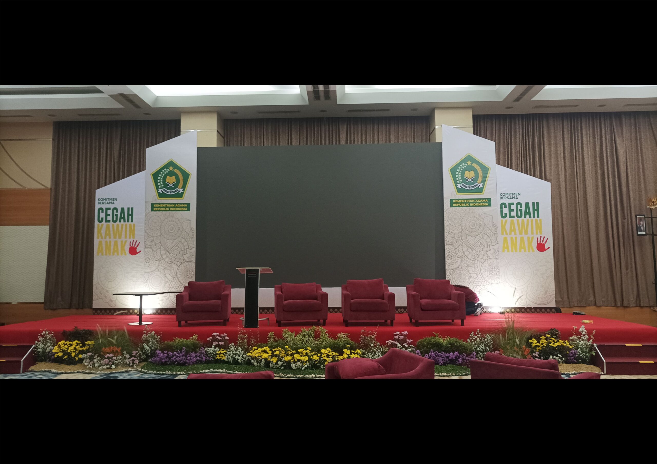 Jasa Backdrop Jogja by Devilo Arts 105 Pemasangan Frame LED Screen Photobooth Kementrian Agama RI 02