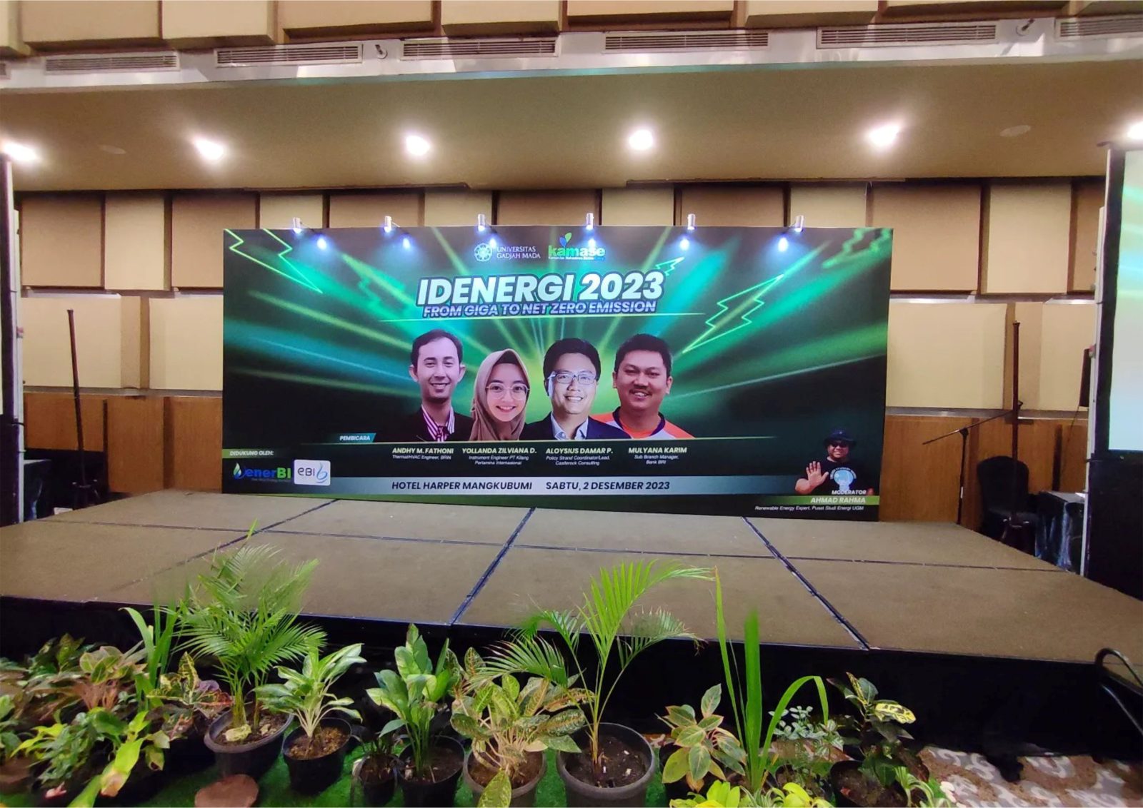 Backdrop Panggung 8x3 Meter