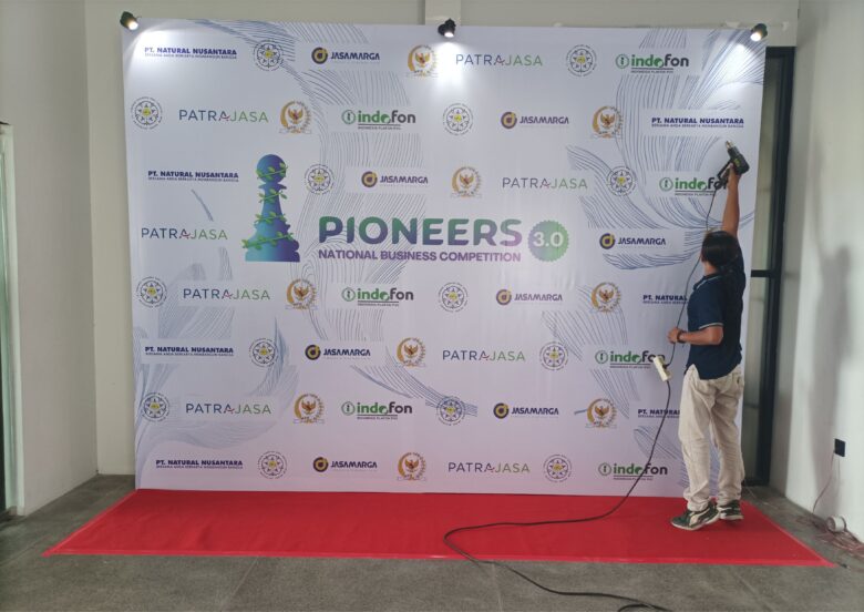 Pionners Photobooth Kompetisi Bisnis Nasional