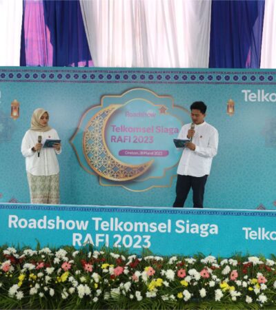 Produksi Backdrop Kustom