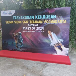 Backdrop Photobooth Event Kelulusan Sekolah