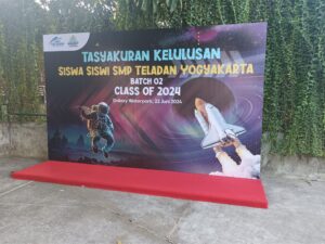 Backdrop Photobooth Event Kelulusan Sekolah