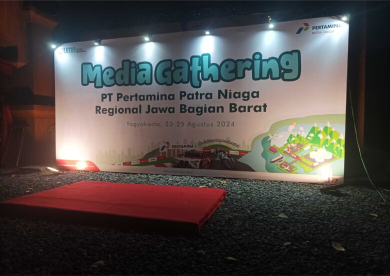 Backdrop Photobooth Media Gathering