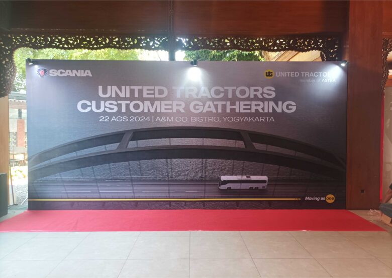 Scania Backdrop Event Tractors