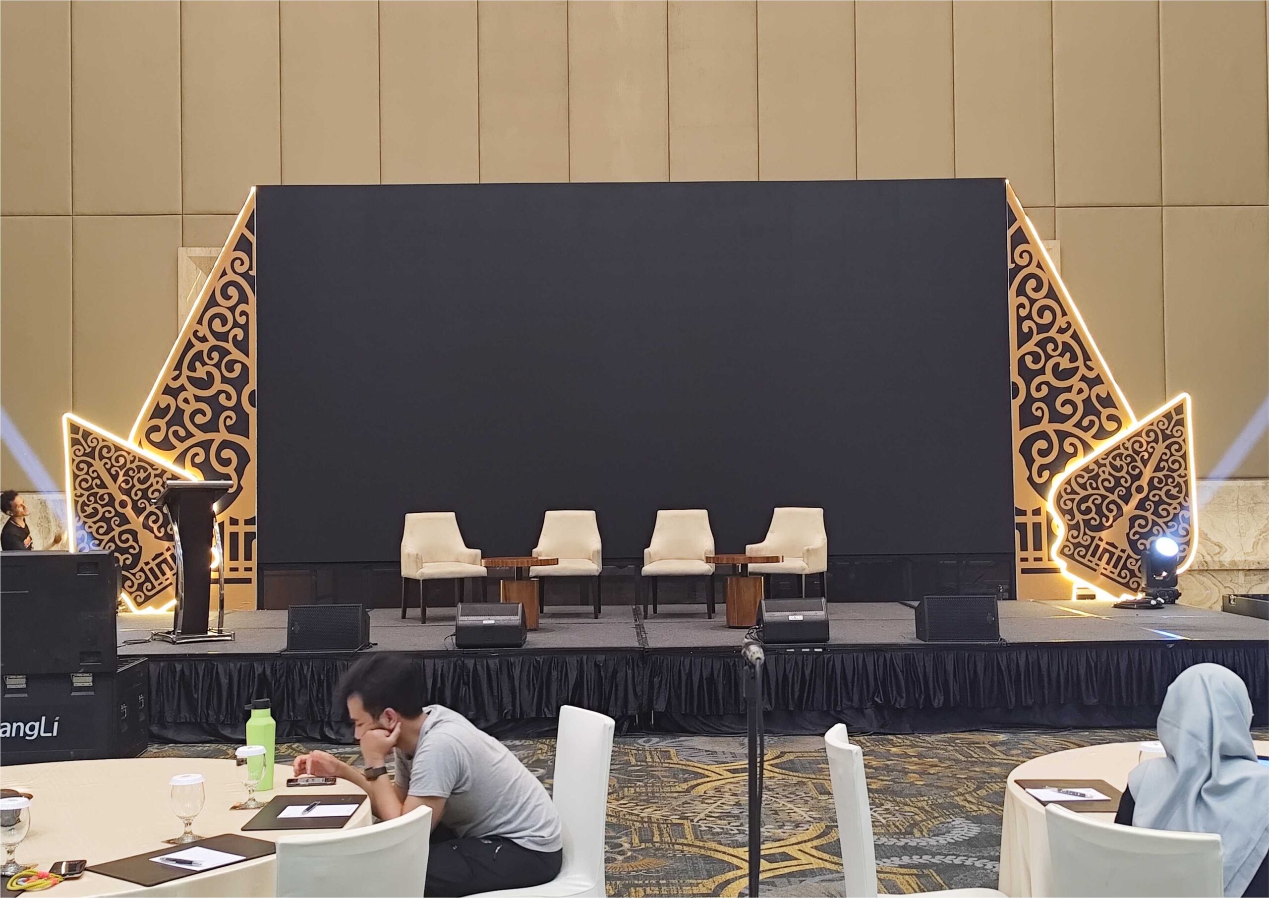 Backdrop Frame Gunungan Wayang Videotron