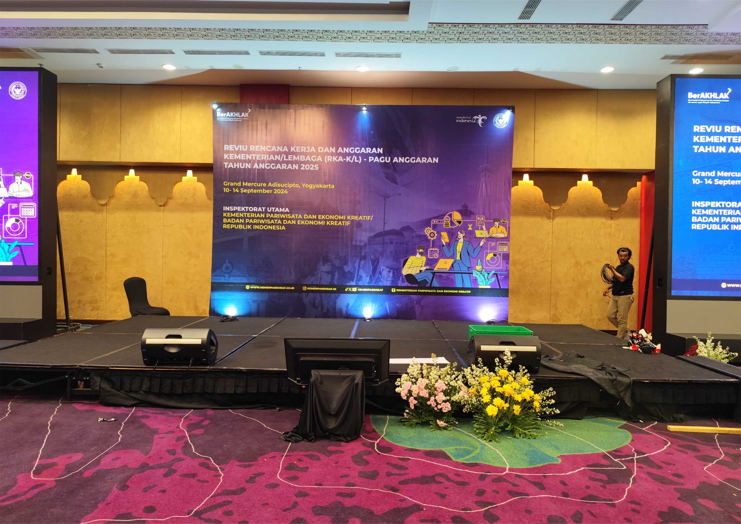 Backdrop Meeting Kementerian Pariwisata