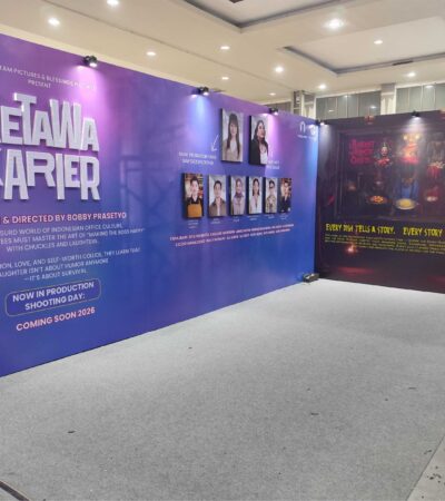 Backdrop Booth Event Ketawa Karier - JAFF Market