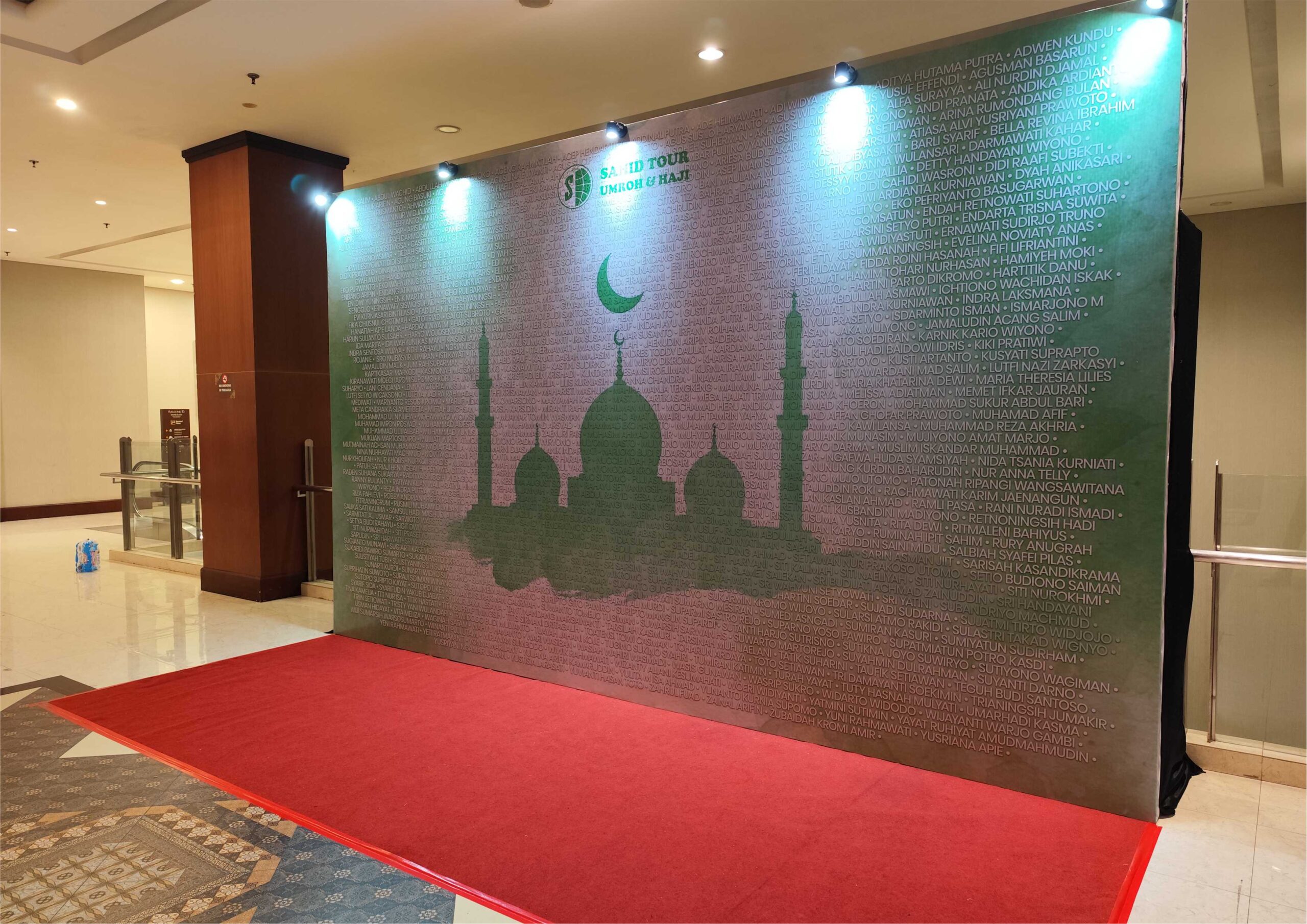 Backdrop Photobooth Event Sahid Tour - Umroh dan Haji