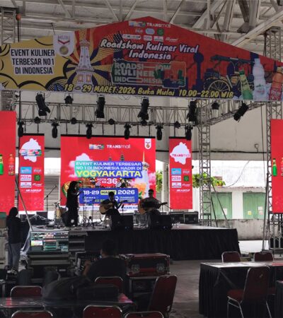 Dekorasi Header Panggung