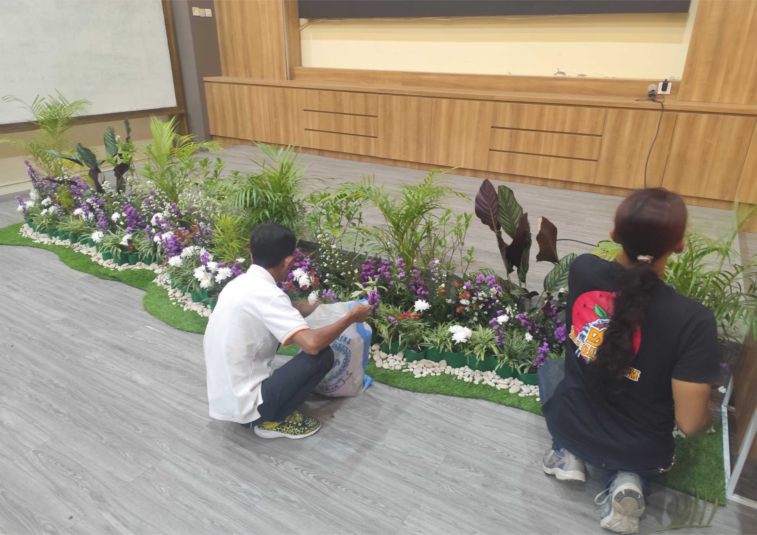 Mini Garden Event di UPN